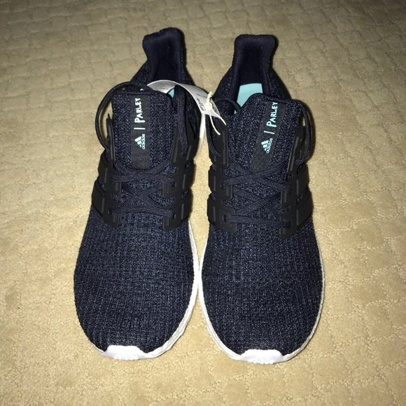Athletic_Shoes